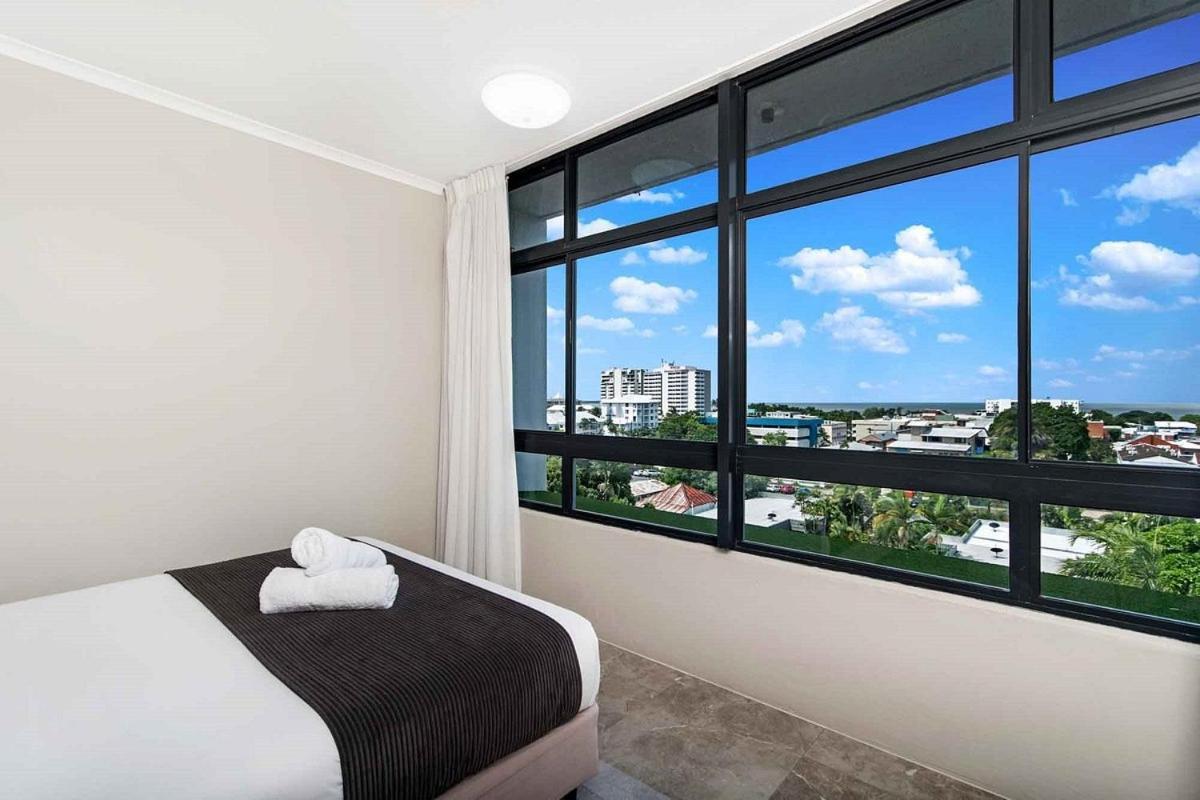 Sunshine Tower Hotel Cairns Eksteriør bilde
