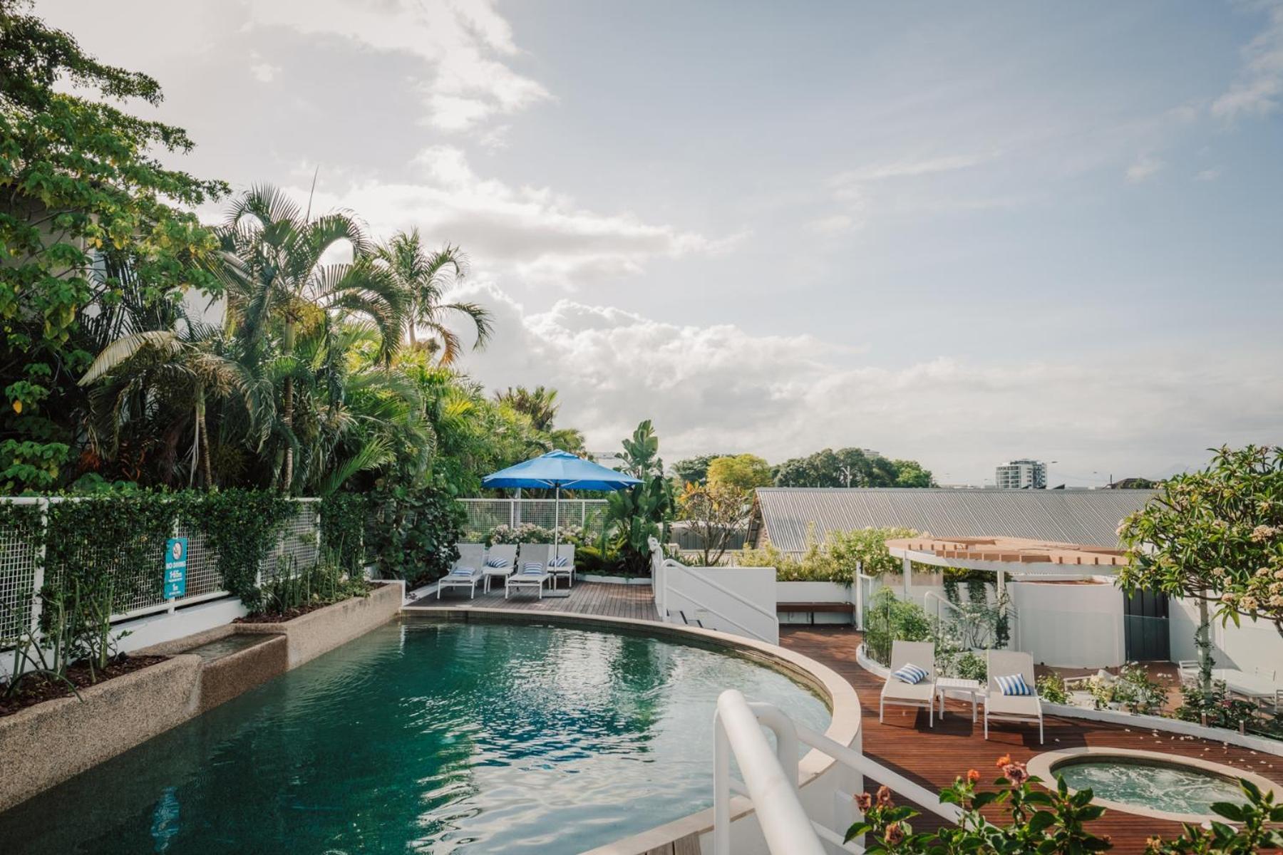 Sunshine Tower Hotel Cairns Eksteriør bilde