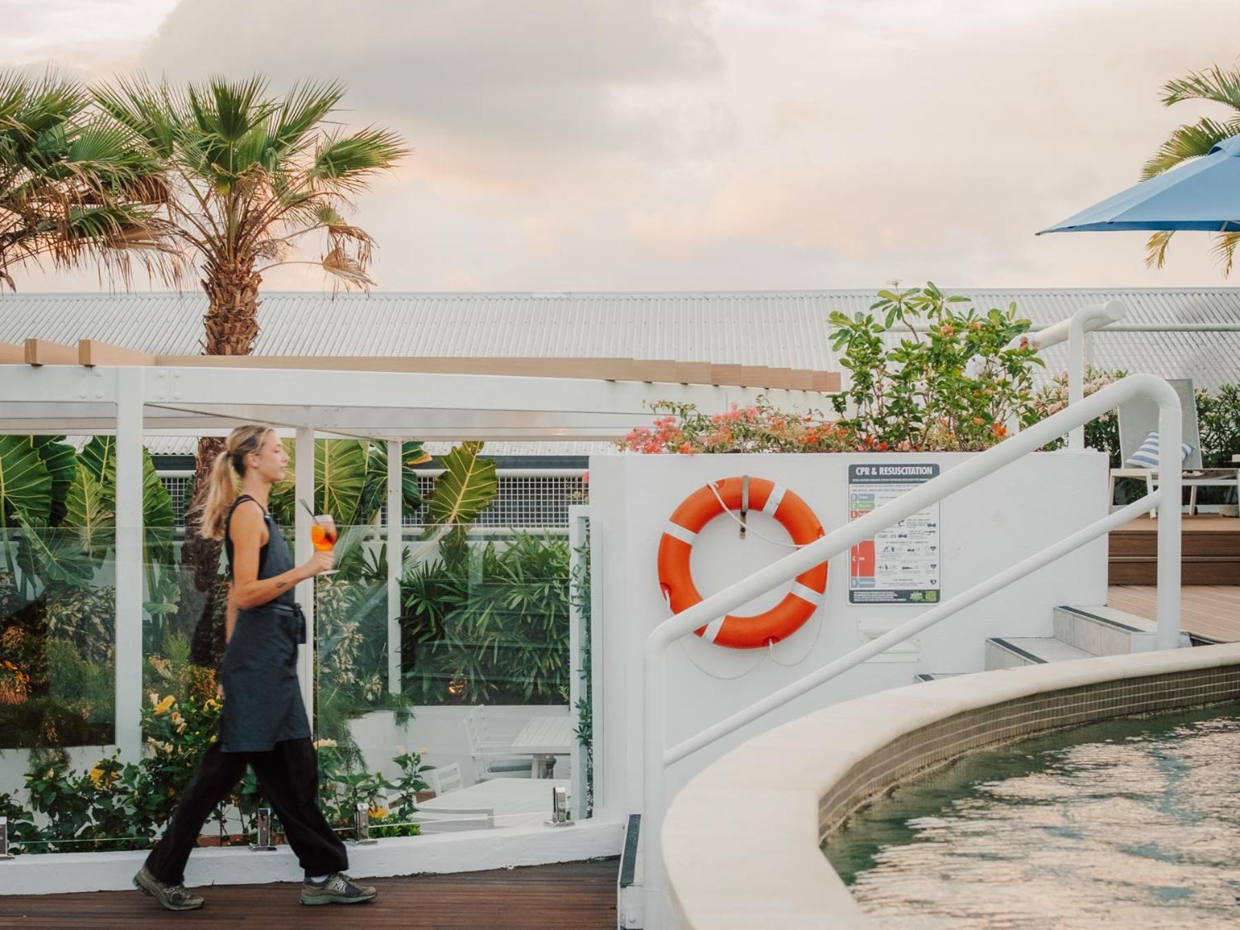 Sunshine Tower Hotel Cairns Eksteriør bilde