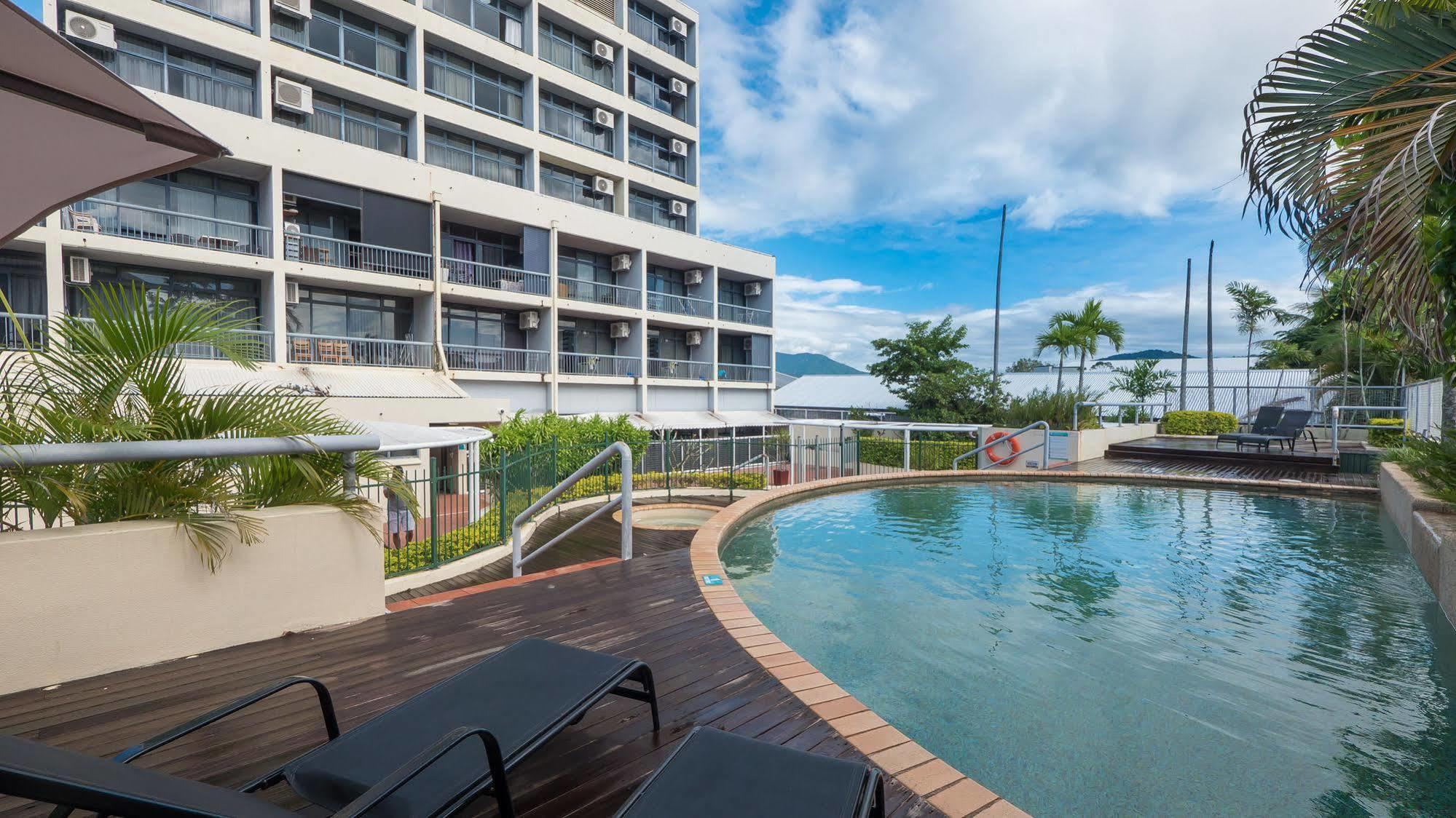 Sunshine Tower Hotel Cairns Eksteriør bilde